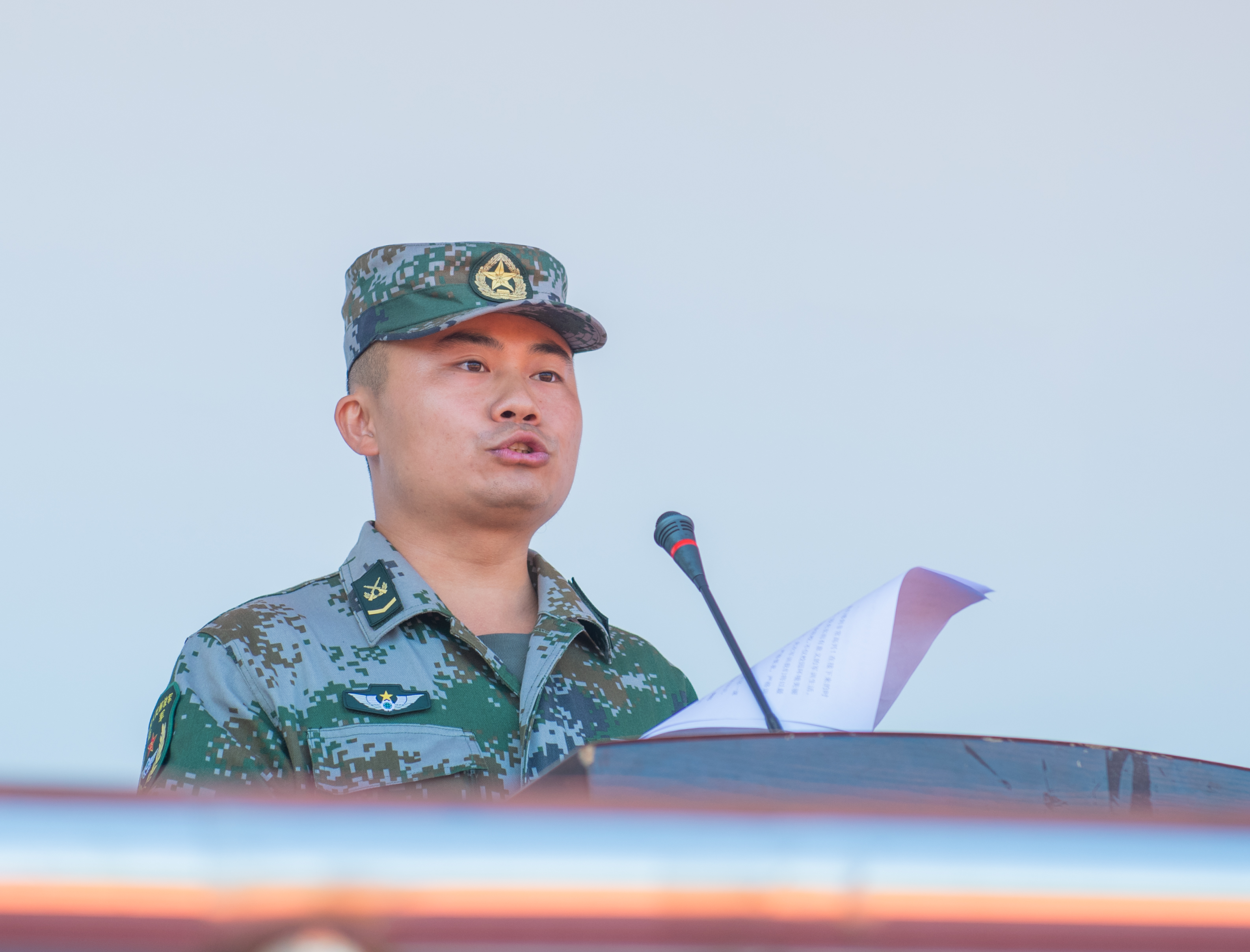 教官代表刘红阳发言